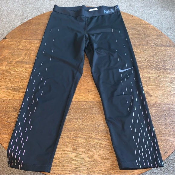 NIKE PRO ATHLETIC CROP LEGGING (G) - Picture 1 of 6